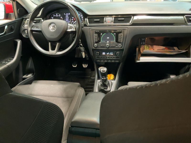Skoda Rapid Spaceback 1.2 TSI Elegance 2014 – снимка 17