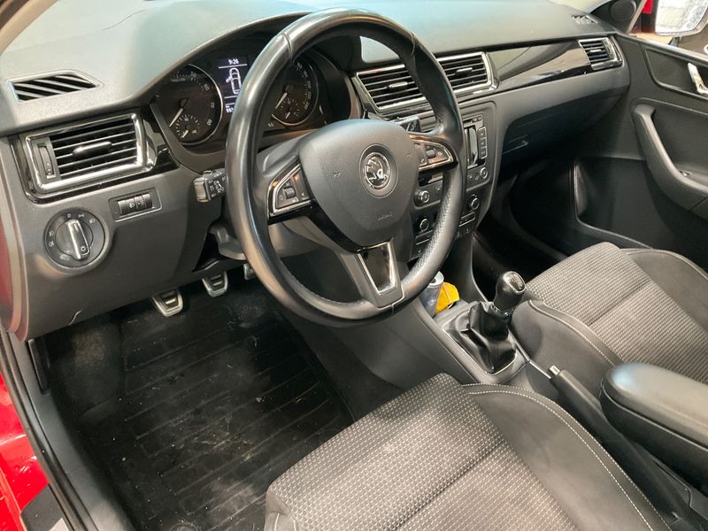 Skoda Rapid Spaceback 1.2 TSI Elegance 2014 – снимка 34