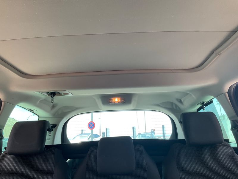 Peugeot 5008 1.6 HDi Allure 2012 – снимка 24