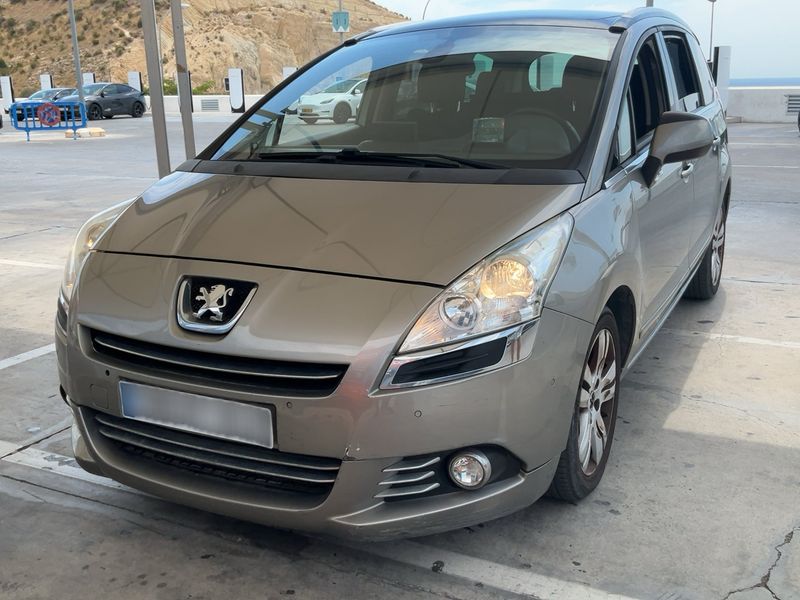 Peugeot 5008 1.6 HDi Allure 2012 – снимка 1
