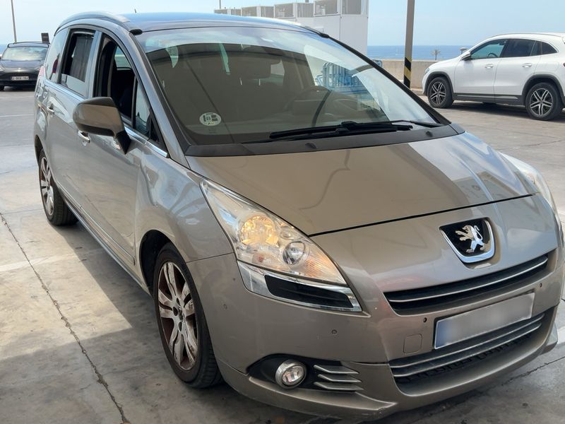 Peugeot 5008 1.6 HDi Allure 2012 – снимка 12