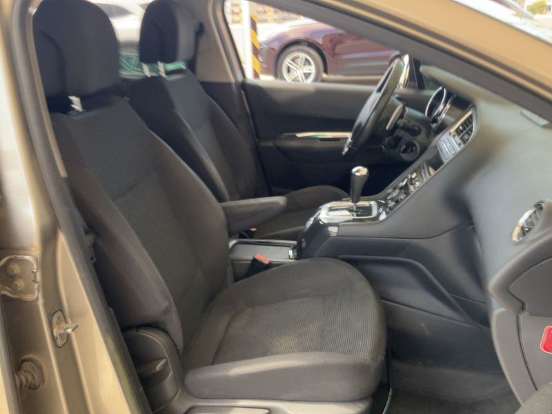 Peugeot 5008 1.6 HDi Allure 2012 – снимка 16