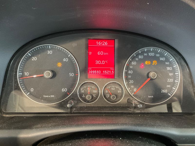Volkswagen Touran 1.9 TDI Trendline BlueMotion Tech 2009 – снимка 4