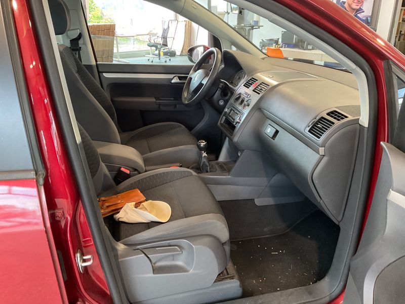 Volkswagen Touran 1.9 TDI Trendline BlueMotion Tech 2009 – снимка 3