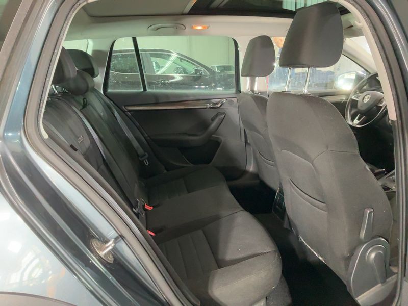 Skoda Octavia 2.0 TDI Scout 4x4 2015 – снимка 19