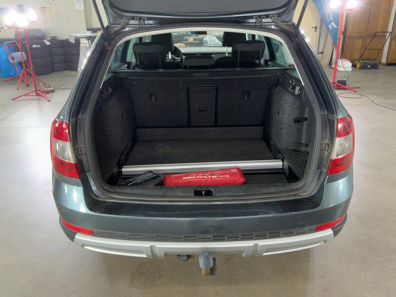 Skoda Octavia 2.0 TDI Scout 4x4 2015 – снимка 15