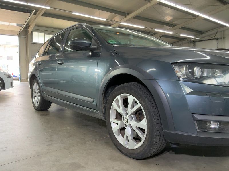 Skoda Octavia 2.0 TDI Scout 4x4 2015 – снимка 12