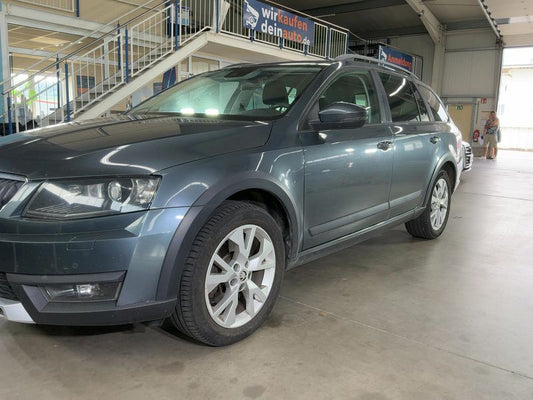Skoda Octavia 2.0 TDI Scout 4x4 2015 – снимка 2