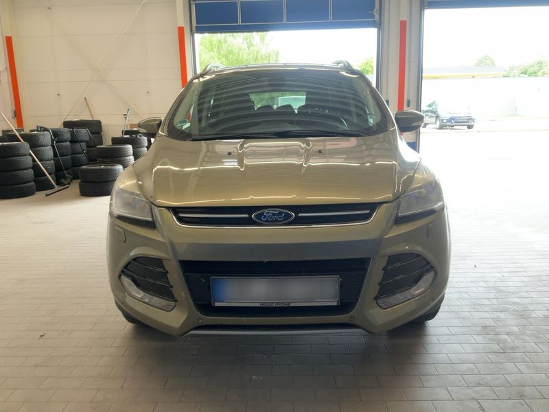 Ford Kuga 1.6 EcoBoost Titanium 2014 – снимка 14