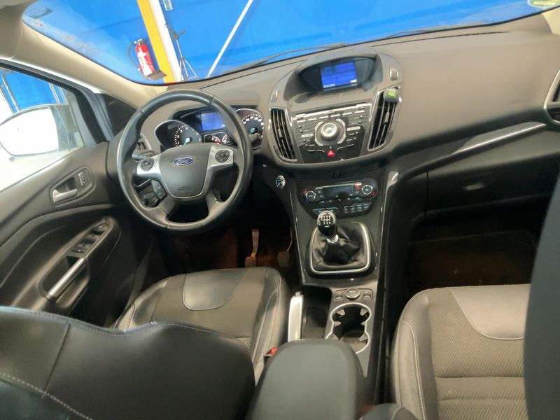 Ford Kuga 1.6 EcoBoost Titanium 2014 – снимка 18