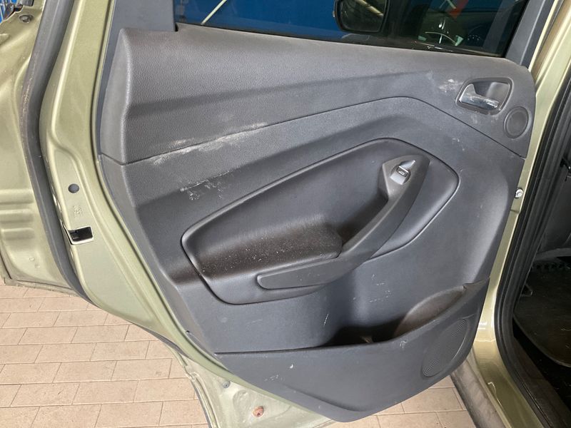 Ford Kuga 1.6 EcoBoost Titanium 2014 – снимка 23