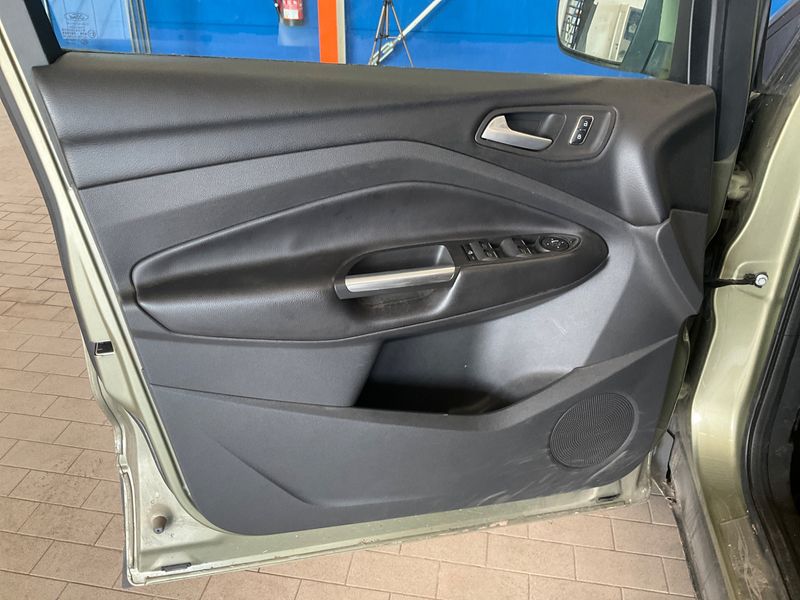 Ford Kuga 1.6 EcoBoost Titanium 2014 – снимка 24