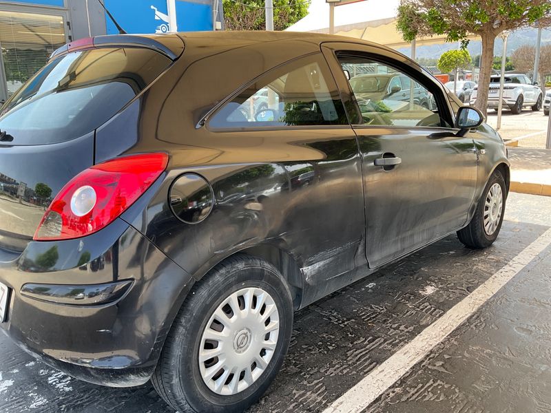 Opel Corsa 1.2 Essentia 2011 – снимка 2