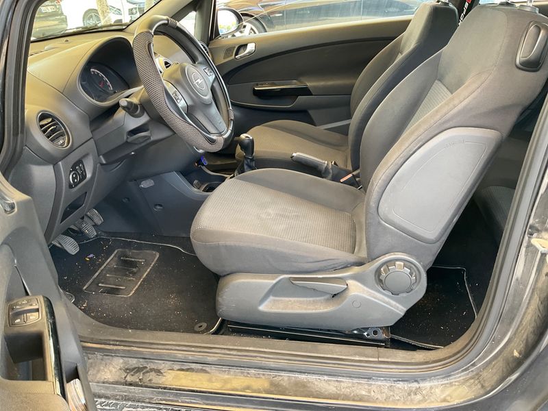 Opel Corsa 1.2 Essentia 2011 – снимка 3