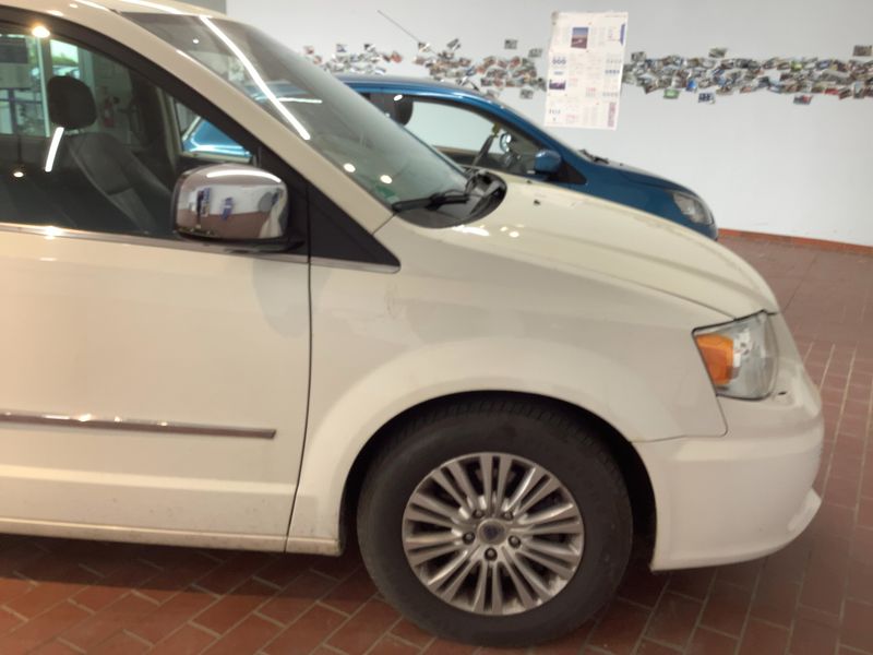 Lancia Voyager 2.8 JTDM Gold 2012 – снимка 12