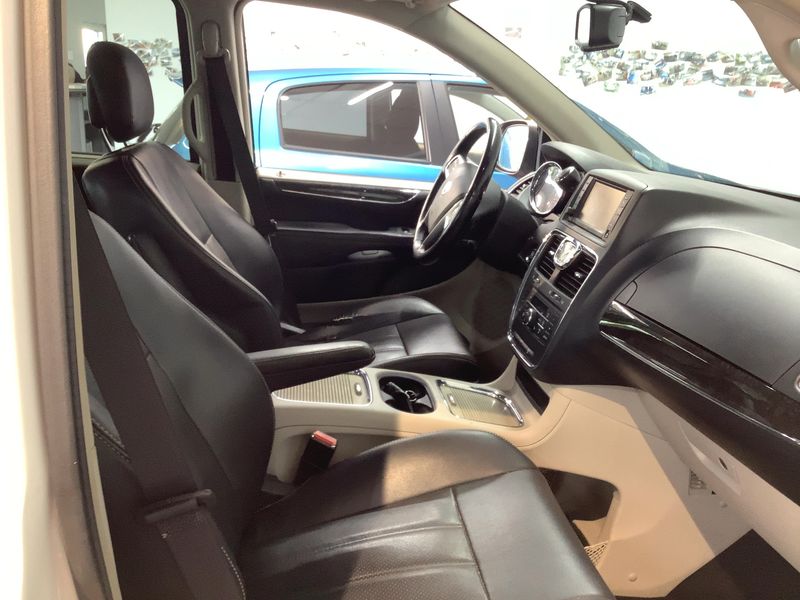 Lancia Voyager 2.8 JTDM Gold 2012 – снимка 17