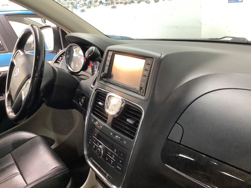 Lancia Voyager 2.8 JTDM Gold 2012 – снимка 28