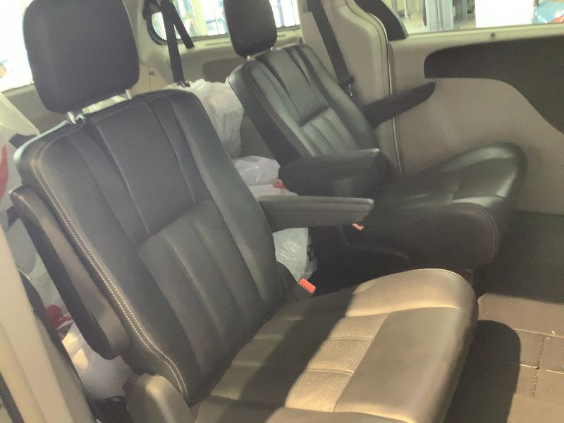 Lancia Voyager 2.8 JTDM Gold 2012 – снимка 20