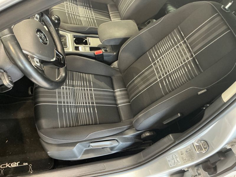 Volkswagen Golf VII 2.0 TDI Lounge BlueMotion Tech 2015 – снимка 29