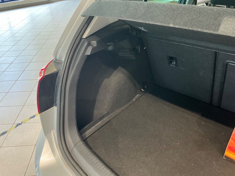 Volkswagen Golf VII 2.0 TDI Lounge BlueMotion Tech 2015 – снимка 25