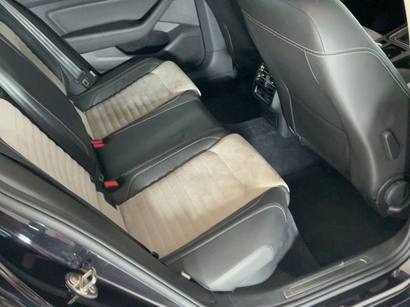 Volkswagen Passat 2.0 TDI Highline 4Motion BlueMotion Tech 2015 – снимка 20