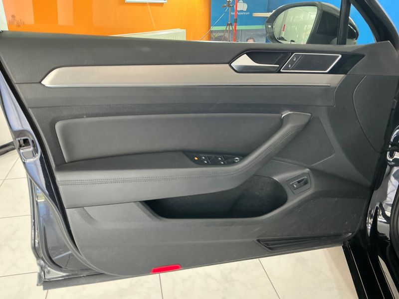 Volkswagen Passat 2.0 TDI Highline 4Motion BlueMotion Tech 2015 – снимка 32