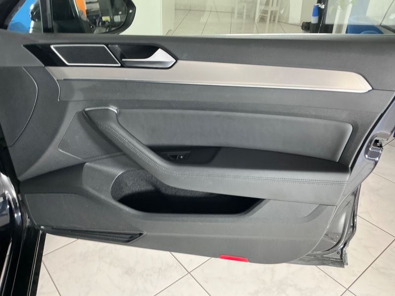 Volkswagen Passat 2.0 TDI Highline 4Motion BlueMotion Tech 2015 – снимка 40
