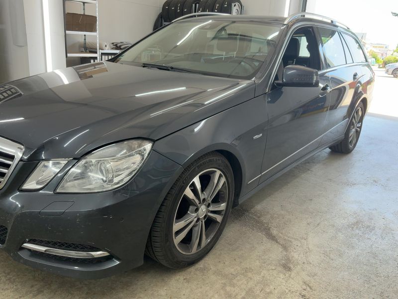 Mercedes-Benz E-Klasse E 220 CDI T BlueEfficiency Avantgarde 2011 – снимка 2