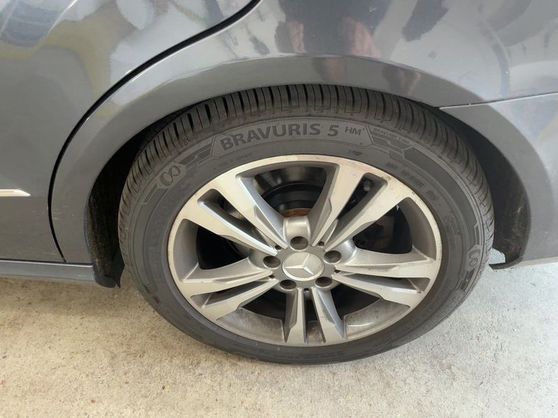Mercedes-Benz E-Klasse E 220 CDI T BlueEfficiency Avantgarde 2011 – снимка 17