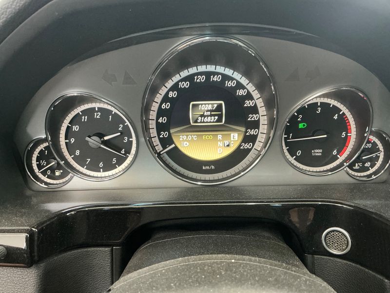 Mercedes-Benz E-Klasse E 220 CDI T BlueEfficiency Avantgarde 2011 – снимка 13