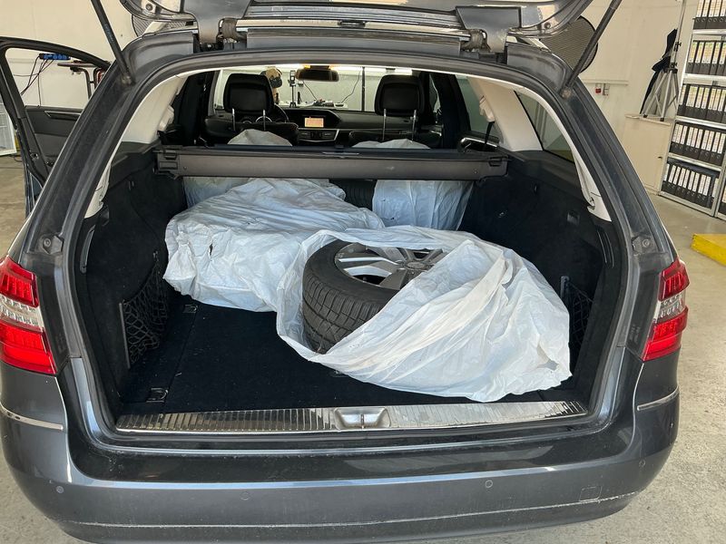 Mercedes-Benz E-Klasse E 220 CDI T BlueEfficiency Avantgarde 2011 – снимка 21