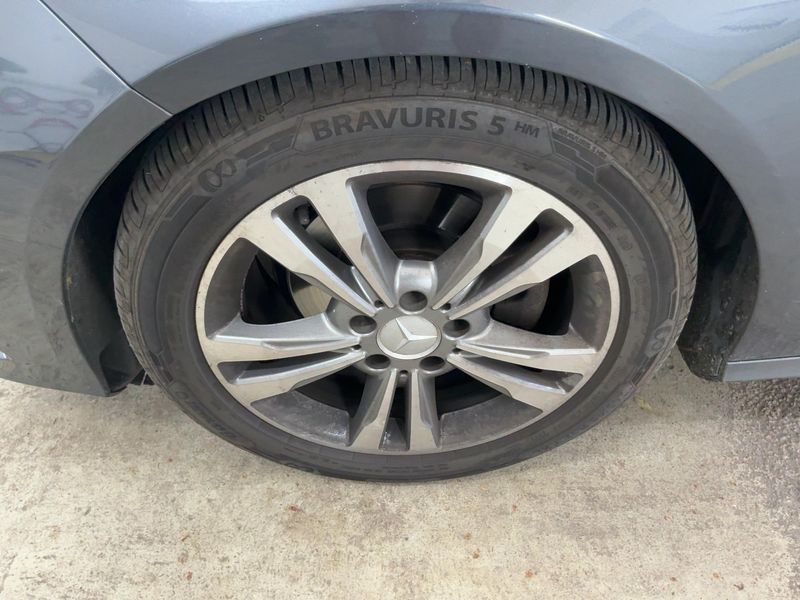 Mercedes-Benz E-Klasse E 220 CDI T BlueEfficiency Avantgarde 2011 – снимка 16