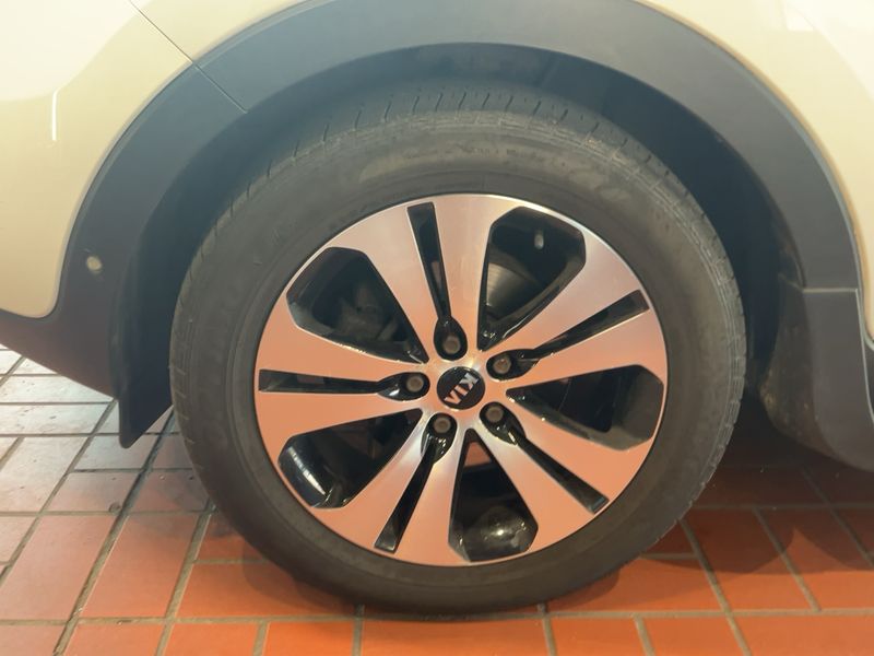Kia Sportage 2.0 CRDi FIFA World Cup Edition 4WD 2013 – снимка 3