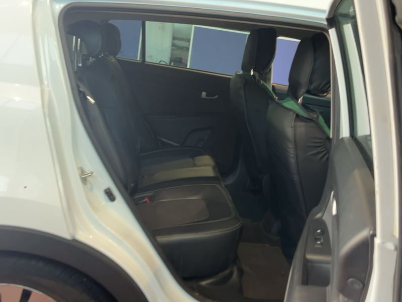 Kia Sportage 2.0 CRDi FIFA World Cup Edition 4WD 2013 – снимка 19