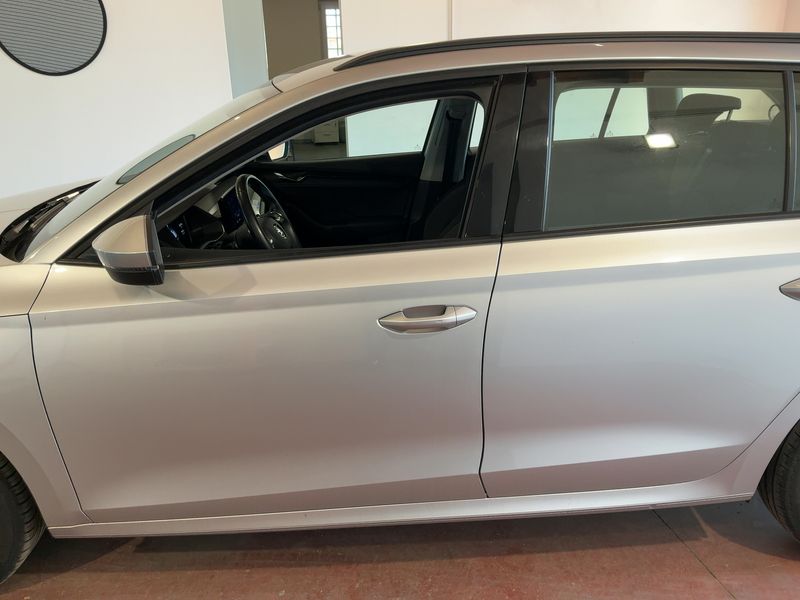 Skoda Octavia 2.0 TDI Executive 2023 – снимка 4