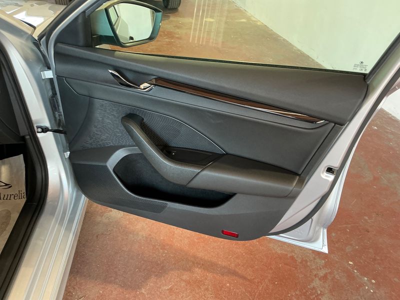 Skoda Octavia 2.0 TDI Executive 2023 – снимка 33