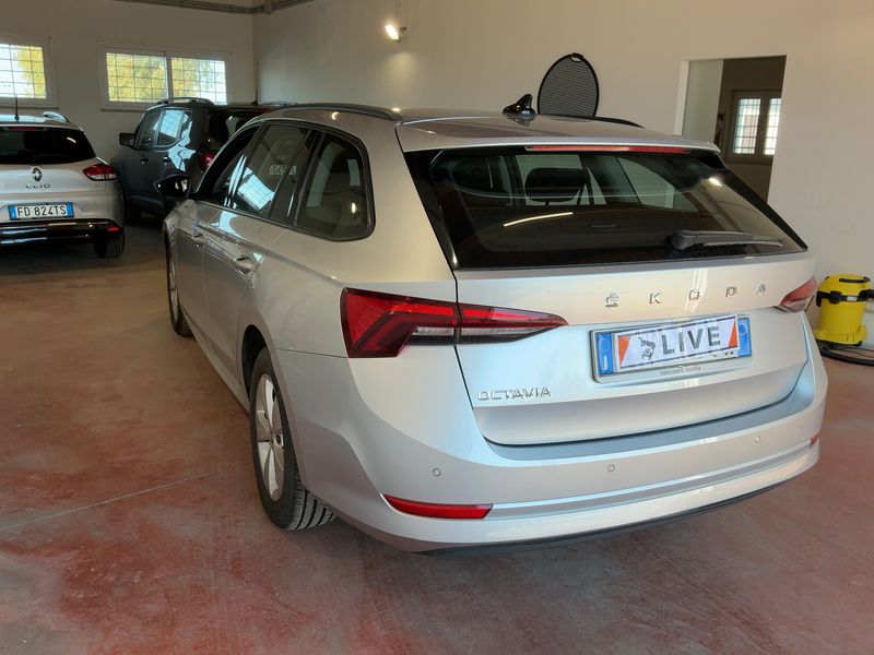 Skoda Octavia 2.0 TDI Executive 2023 – снимка 6