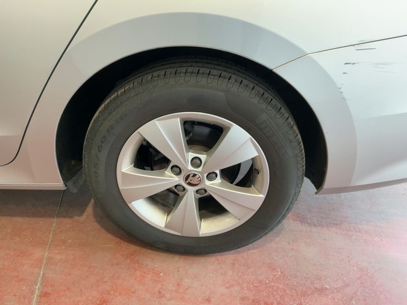 Skoda Octavia 2.0 TDI Executive 2023 – снимка 5