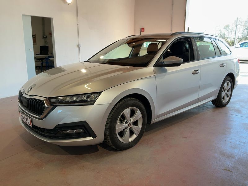 Skoda Octavia 2.0 TDI Executive 2023 – снимка 1