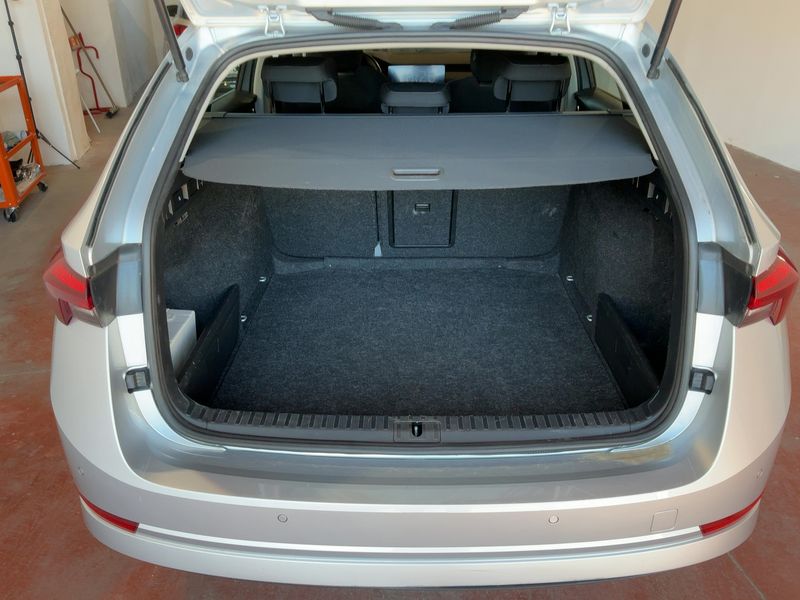 Skoda Octavia 2.0 TDI Executive 2023 – снимка 15