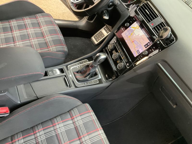 Volkswagen Golf VII 2.0 TSI GTI BlueMotion Tech 2017 – снимка 27