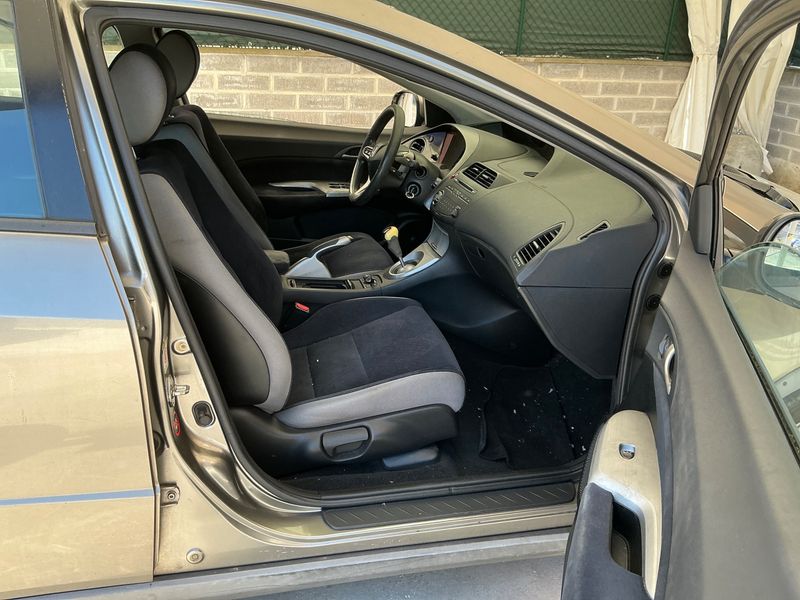 Honda Civic 1.8 VTEC Comfort 2006 – снимка 3