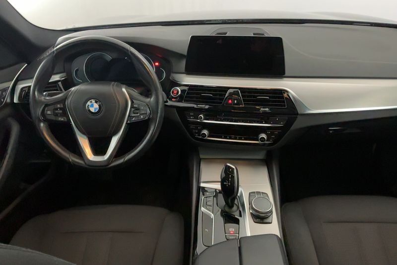 BMW 5er 530d xDrive 2018 – снимка 17