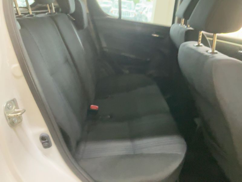 Suzuki Swift 1.2 Club 2015 – снимка 19