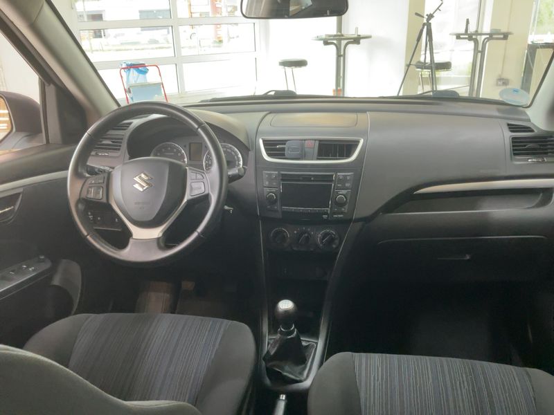 Suzuki Swift 1.2 Club 2015 – снимка 17