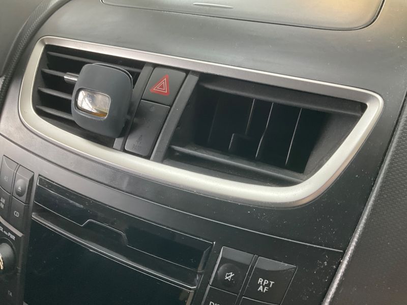 Suzuki Swift 1.2 Club 2015 – снимка 26