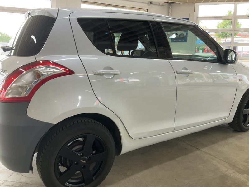 Suzuki Swift 1.2 Club 2015 – снимка 8