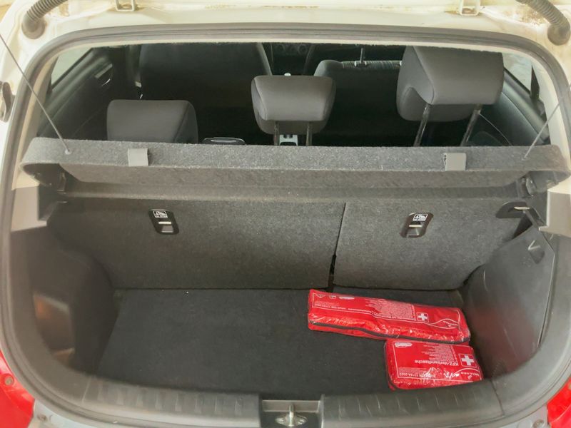 Suzuki Swift 1.2 Club 2015 – снимка 15
