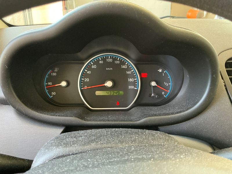Hyundai i10 1.1 Edition+ 2011 – снимка 4