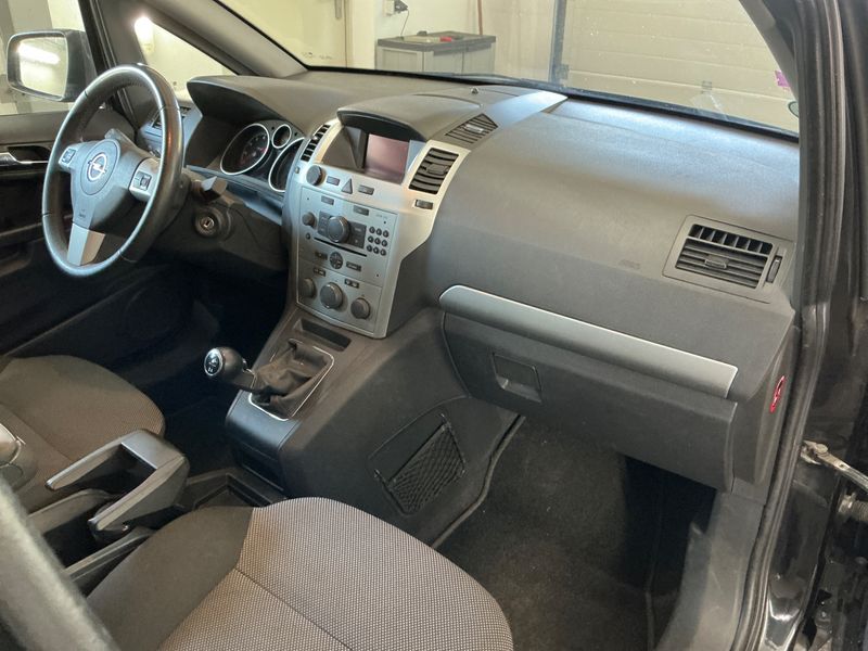 Opel Zafira 1.8 Family 2014 – снимка 24